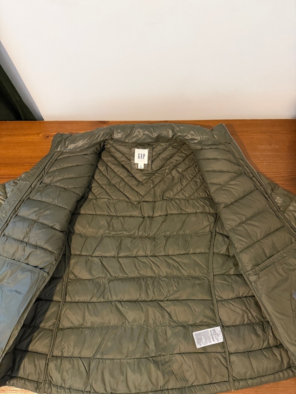 GAP Primaloft Cold Control Lite
Puffer Jacket Size XL EUC - Picture 3 of 8